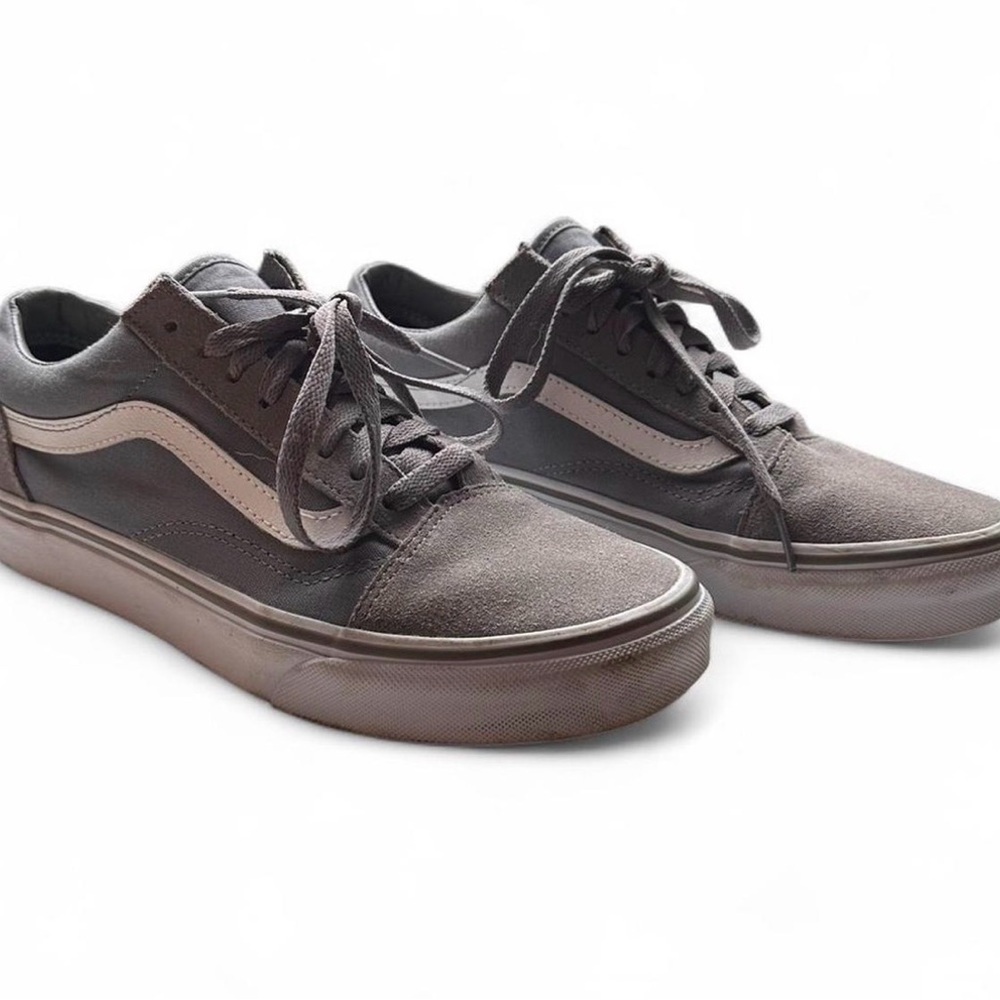 Vans Gray Unisex Old Skool Sneakers Shoes Mens size 7 Womens size 8.5